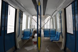 Intérieur du wagon de métro installé dans le nouveau pavillon de formation.